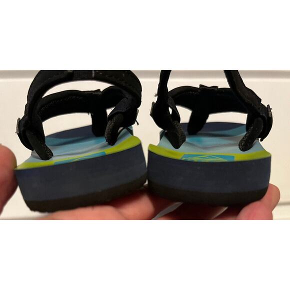 Reef Flip Flops Toddler Boys Size 5/6 slip on with ankle strap EUC - Picture 4 of 7